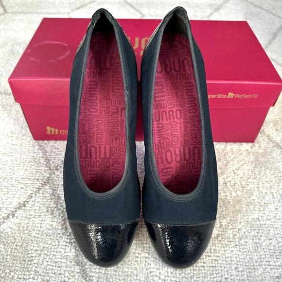 Women's Munro Navy Henlee Patent Leather Cap Toe Flats sz 8.5 - Picture 2 of 6